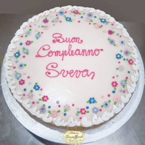 torta tradizionale decorata 